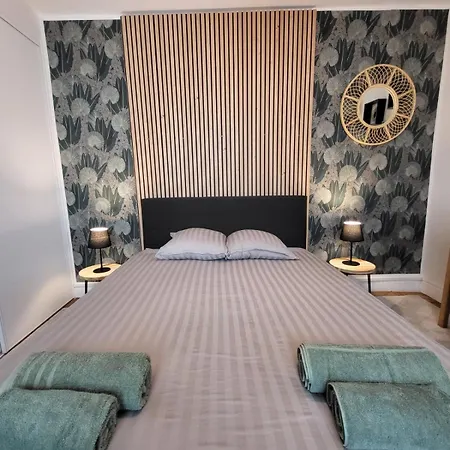 Le Patio - Calme - Hyper Centre Apartment *
